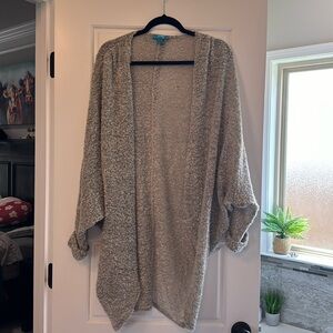 One size oversized flowy sweater